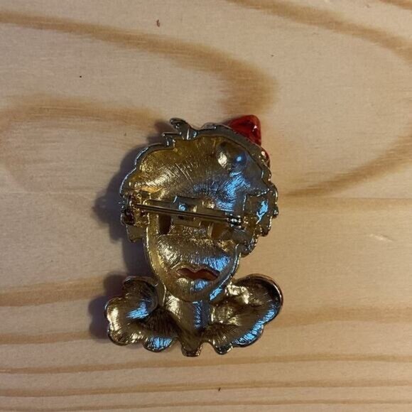 Vintage Clown Brooch Pin With Red Hat & Collar - Picture 2 of 3